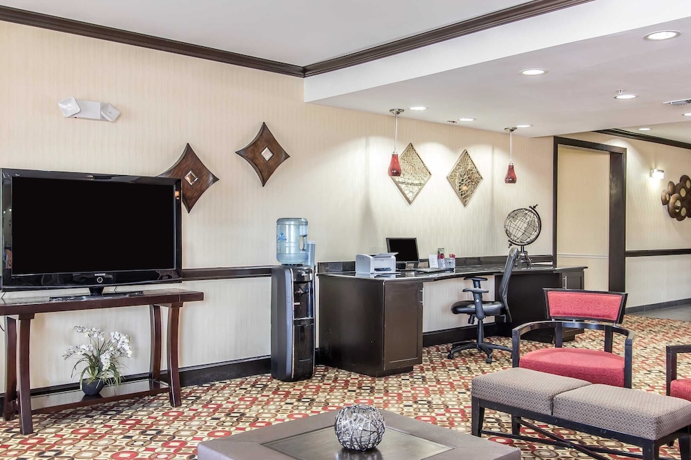 Comfort Suites Lawton Near Fort Sill 10/56