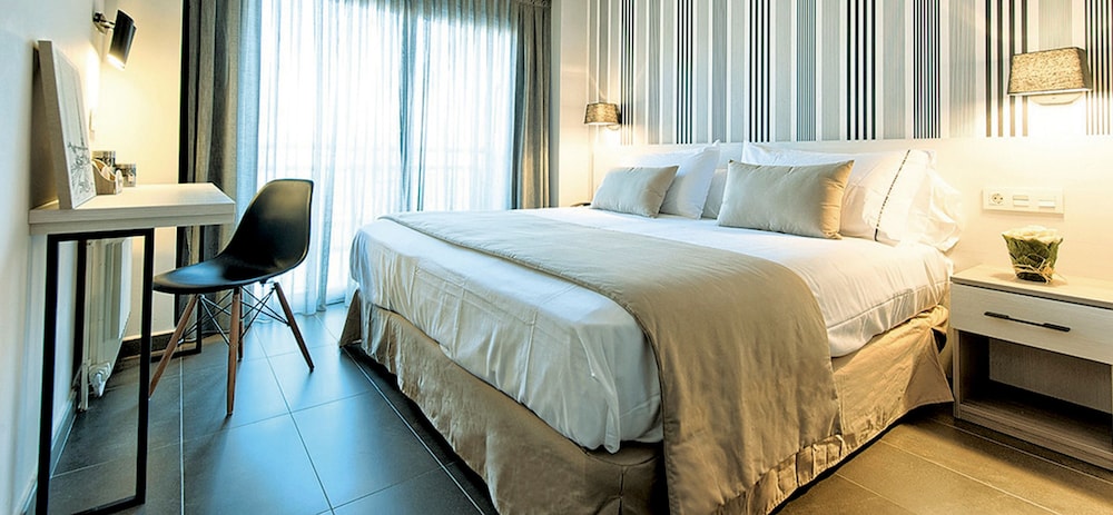 NEW HOTEL COLON 5/61