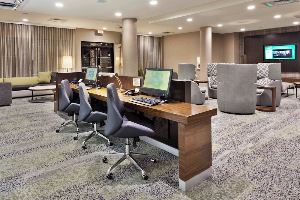Courtyard By Marriott Fresno Downtown 8/10