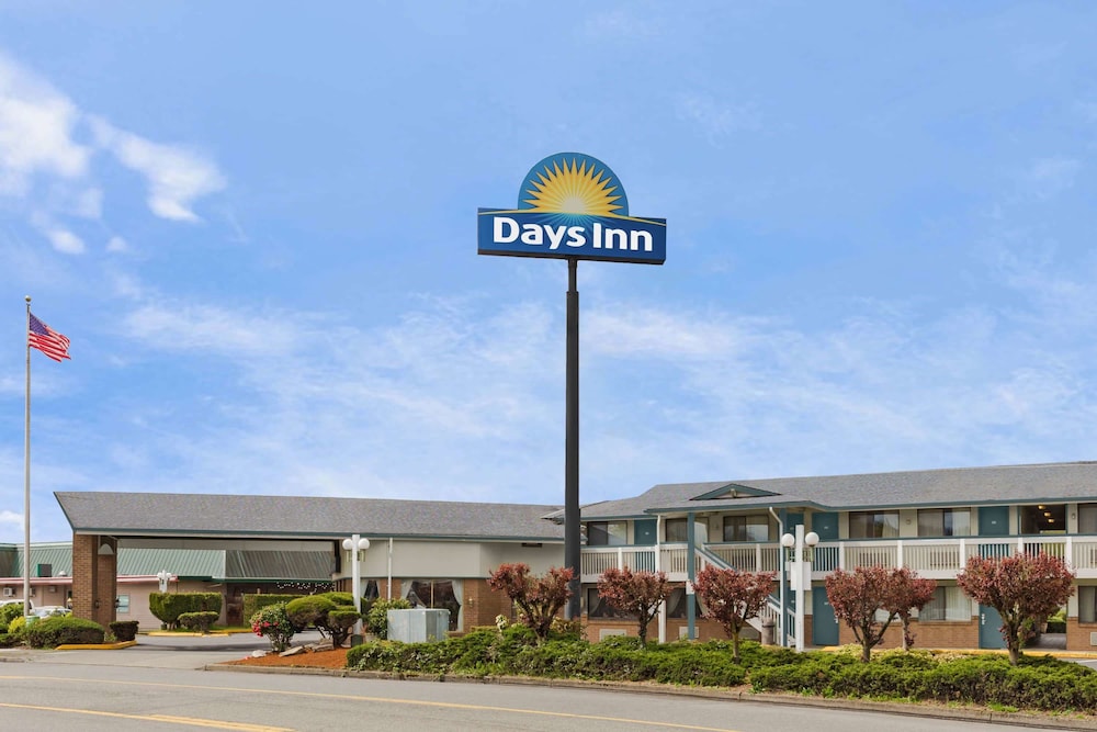 Days Inn By Wyndham Auburn 16/21