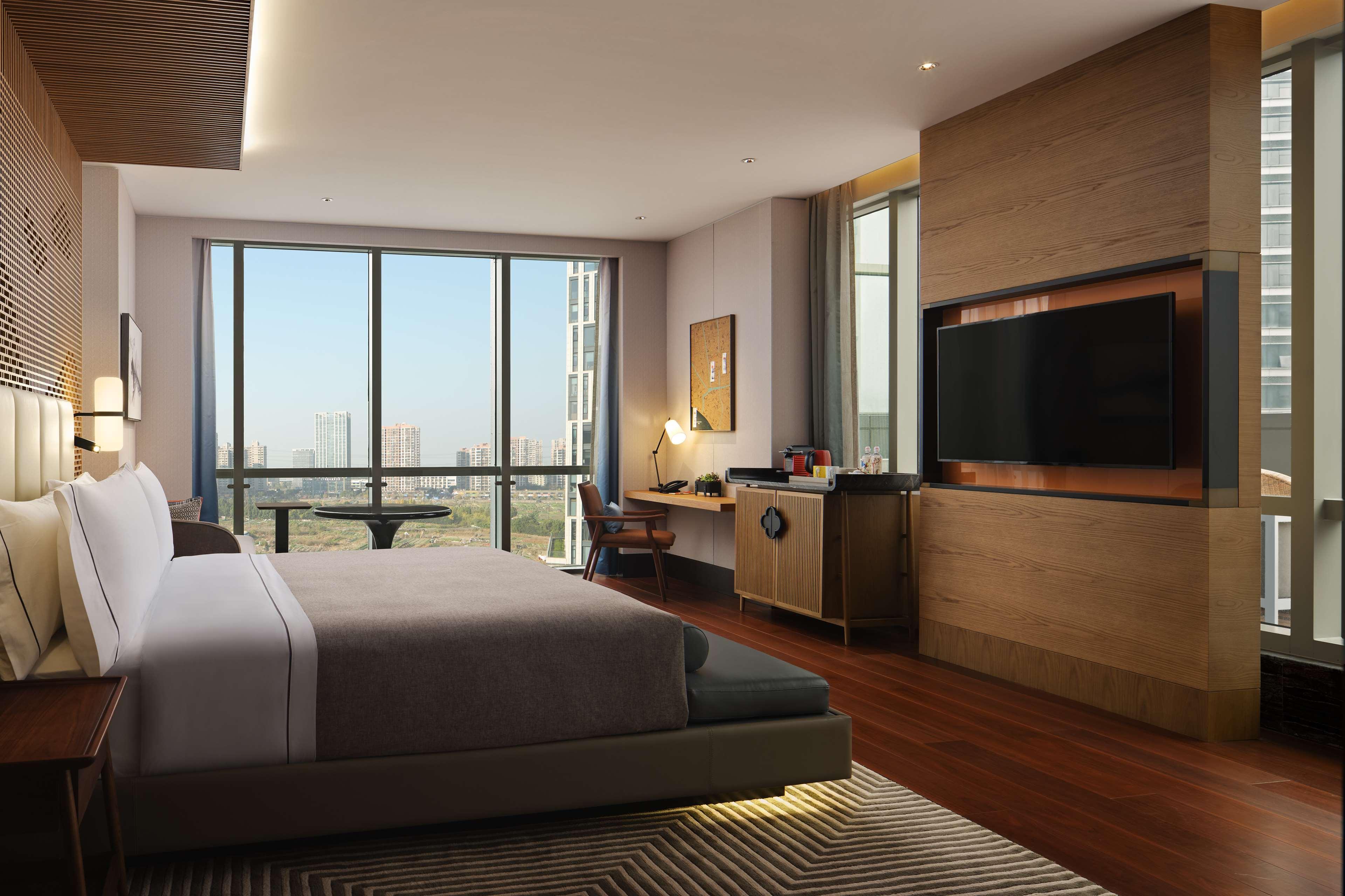 GUEST ROOM, 2 QUEEN BEDS
