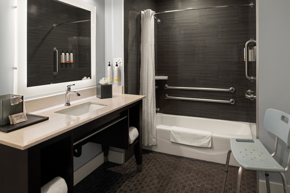 Pacific Inn Monterey 45/49