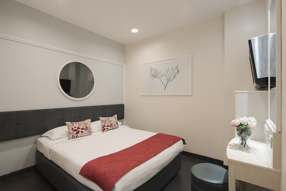 STANDARD, QUEEN BED, NO WINDOW