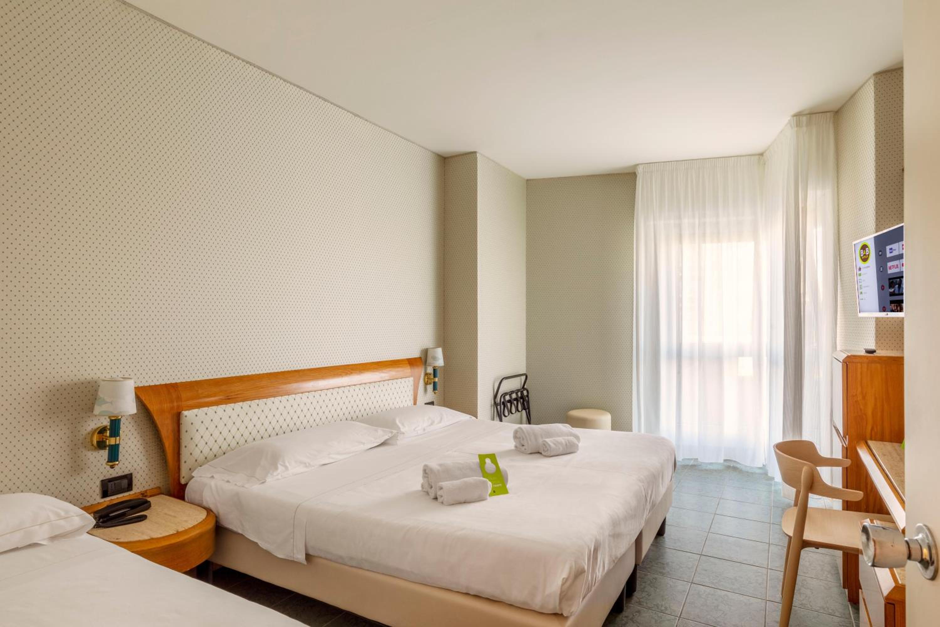 Room, Triple