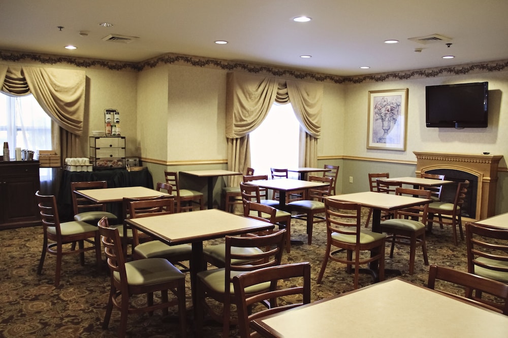 Country Inn Suites By Radisson Frackville Pottsville Pa 26/32