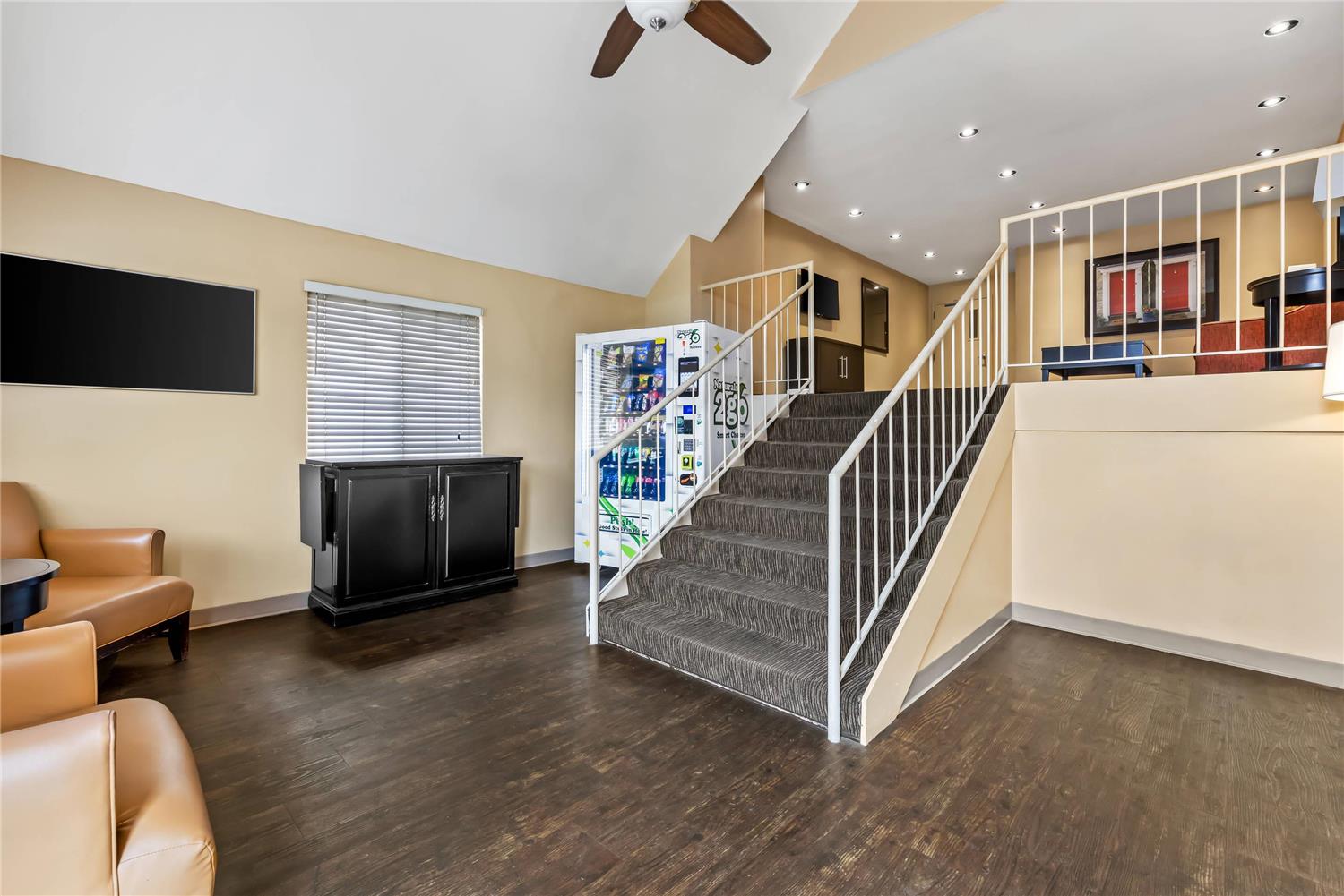 Suburban Studios Brentwood - Nashville 4/11