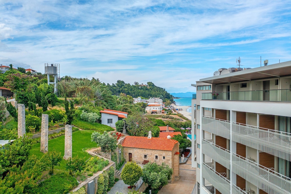 Ammon Zeus Luxury Beach Hotel 3/51