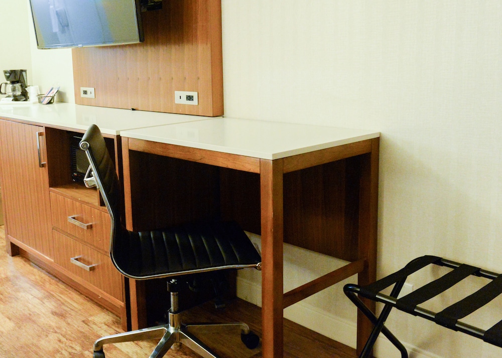 Travelodge by Wyndham Culver City 44/52
