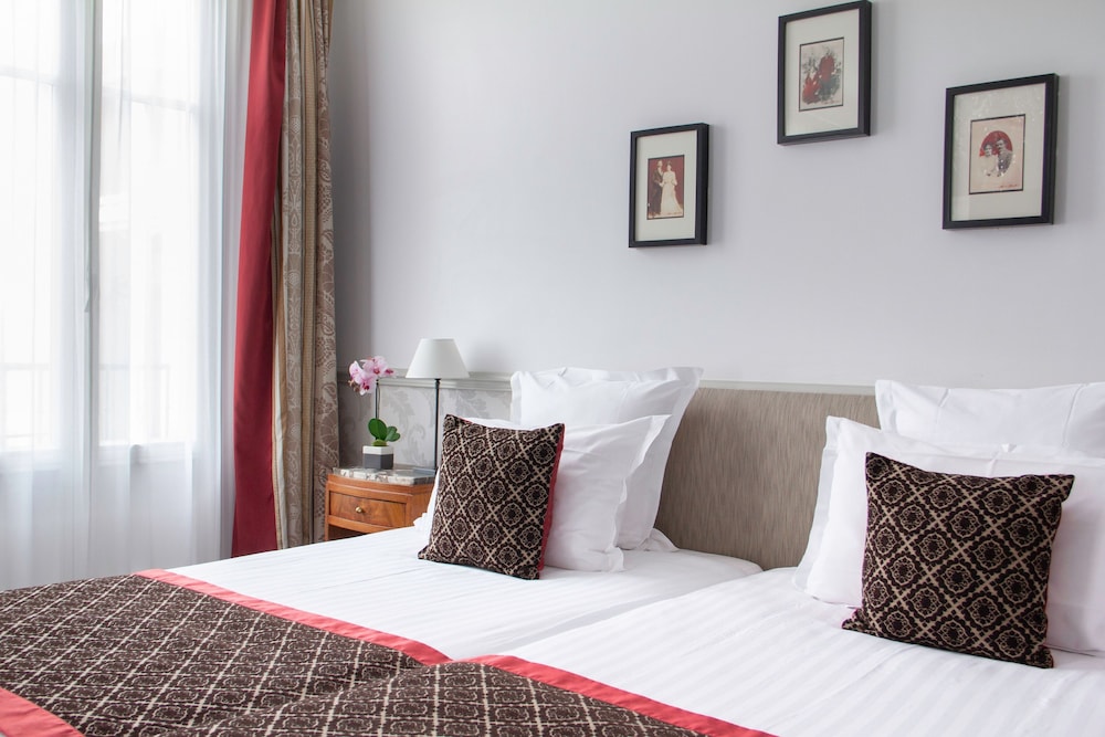 Bradford Elysees Astotel 14/71