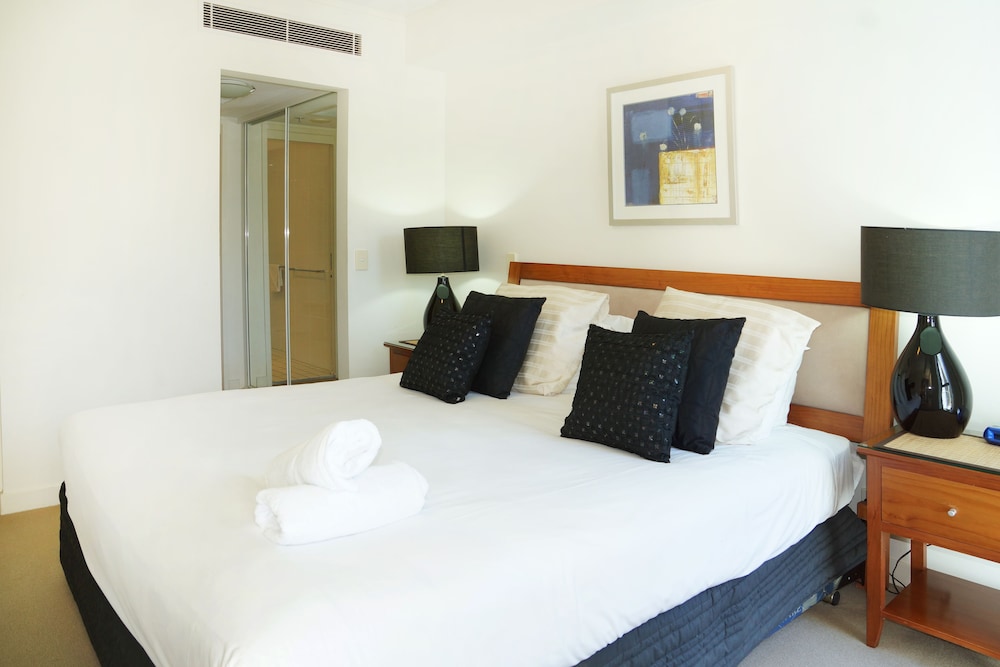 Blue C Coolangatta 30/77
