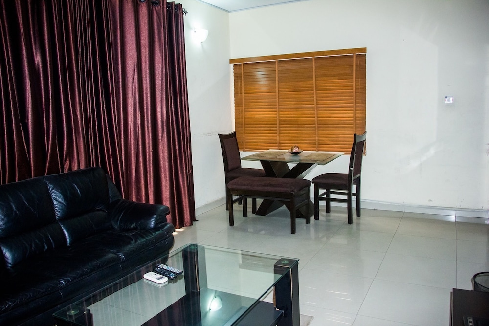 Sugarland Apartments Ikeja 10/18