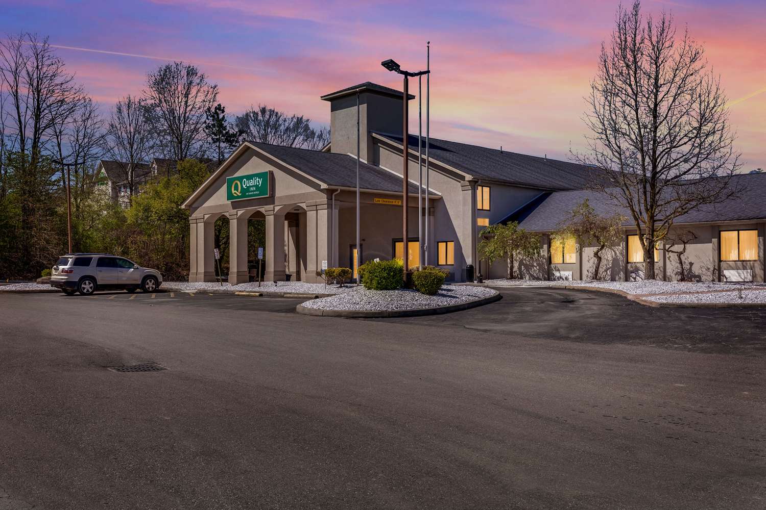 Quality Inn Austintown-Youngstown West 34/35
