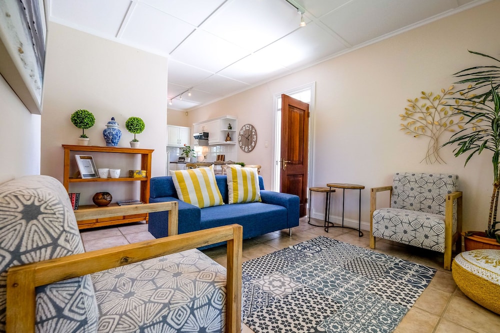 No. 10 Caledon Street Guest House 42/76
