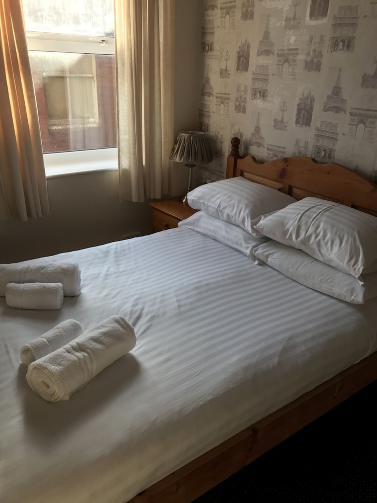 Queens Plaza Hotel 6/72
