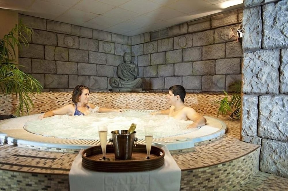 Hotel Spa Cadiz Plaza 34/70