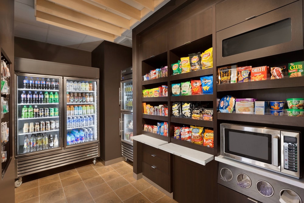 Courtyard By Marriott Boston Dedham/Westwood 30/46