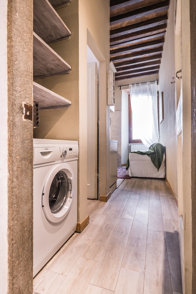 A Few Steps to The Duomo Enchanting 2BD Apt 18/19