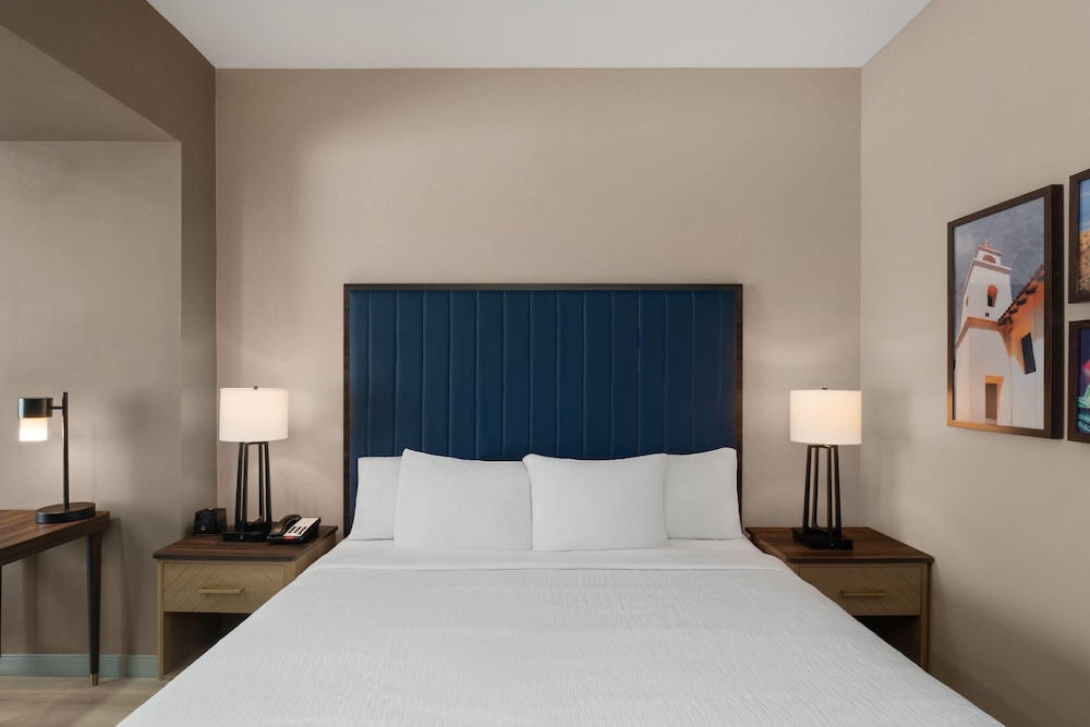 La Quinta Inn & Suites by Wyndham Tracy 23/53