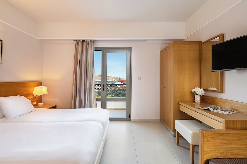 STANDARD, TRIPLE, DOUBLE BED