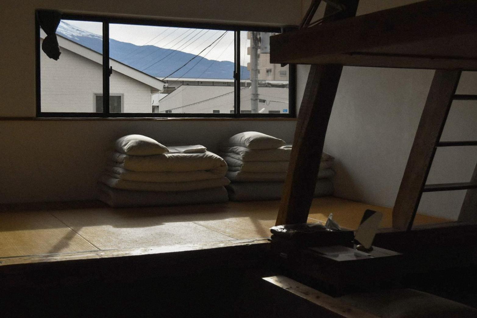 Room, 3 Futon Beds, Large
