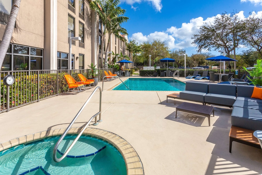Hampton Inn Commercial Blvd Ft Lauderdale 5/35