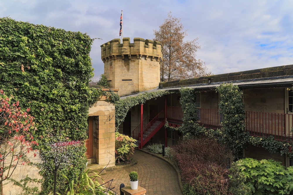 The Garrison Hotel 5/59