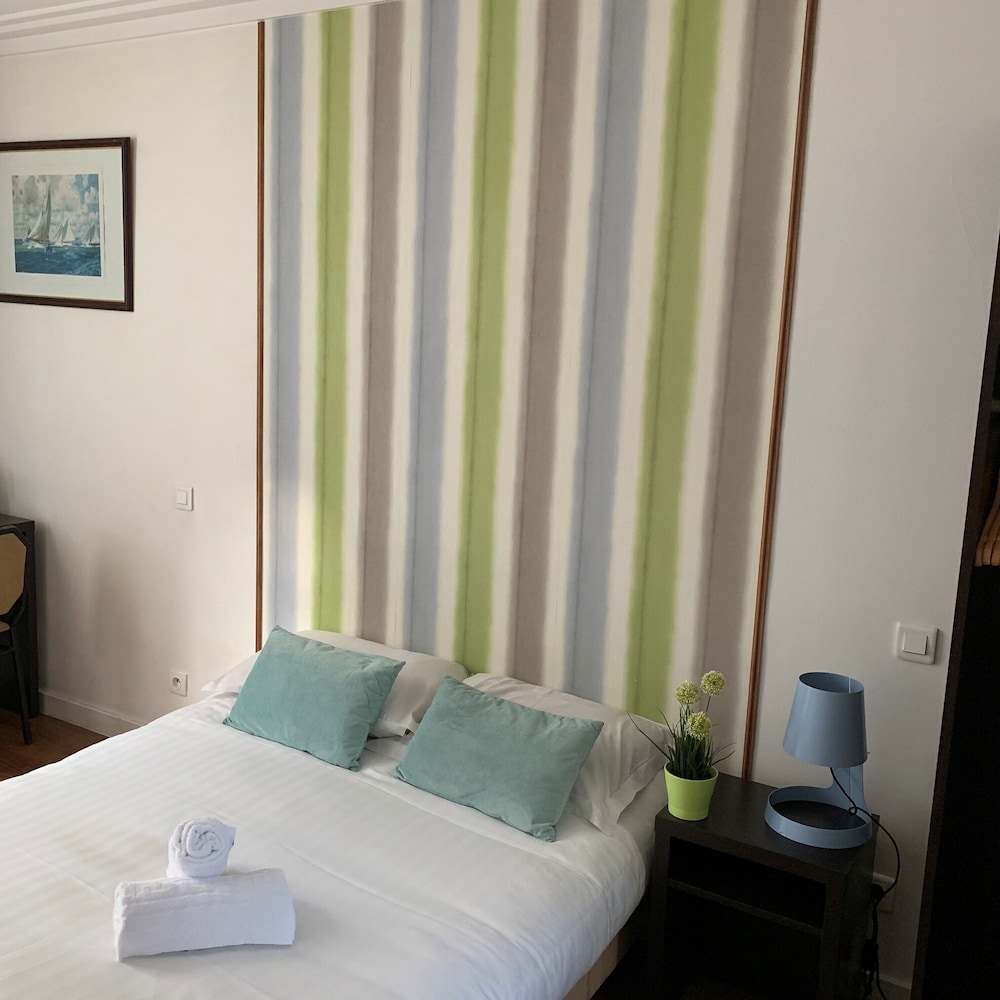 Hotel Du Roi Rene 6/19