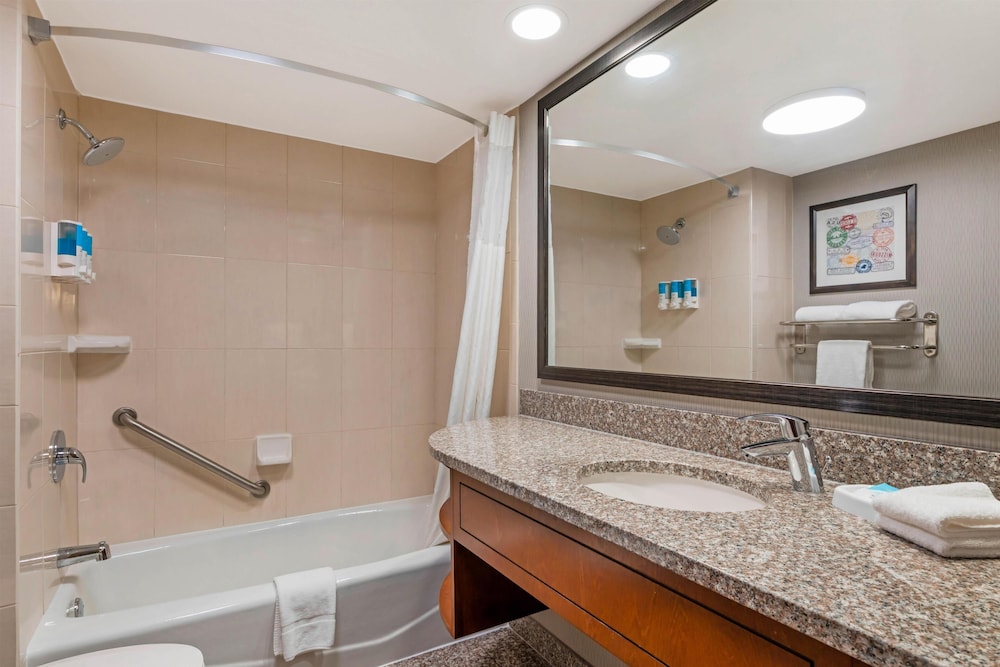 Drury Inn & Suites St. Louis Union Station 45/45