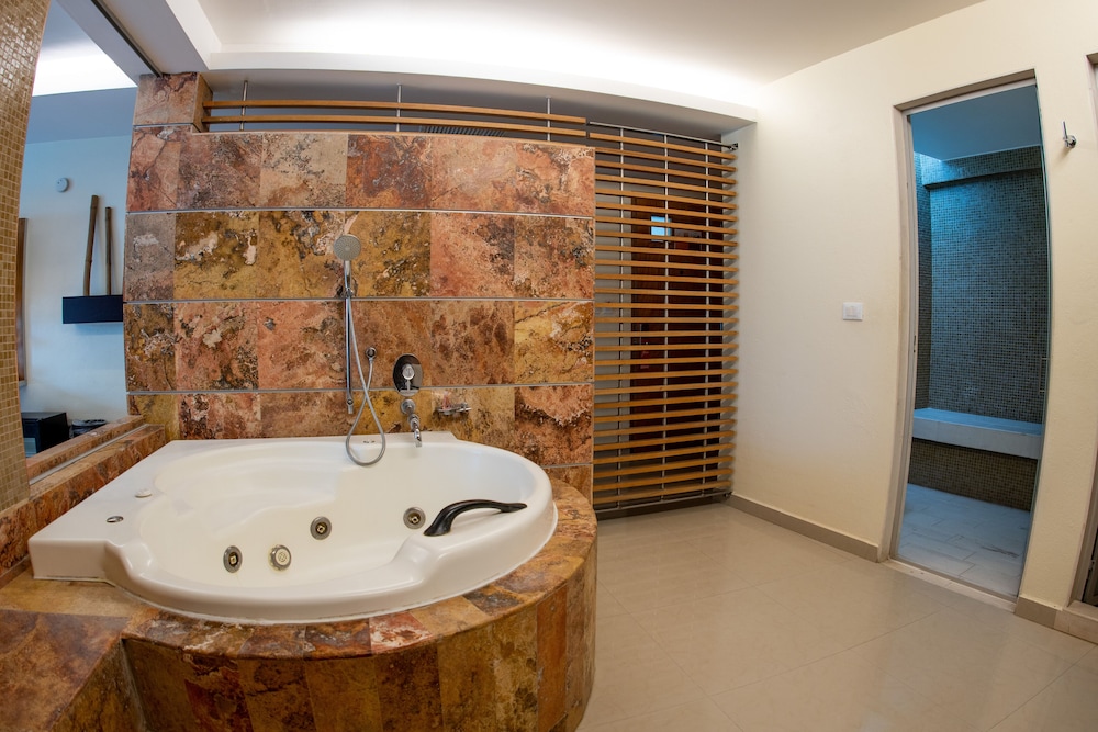 Artisan Family Hotels & Resort Collection Playa Esmeralda 49/79