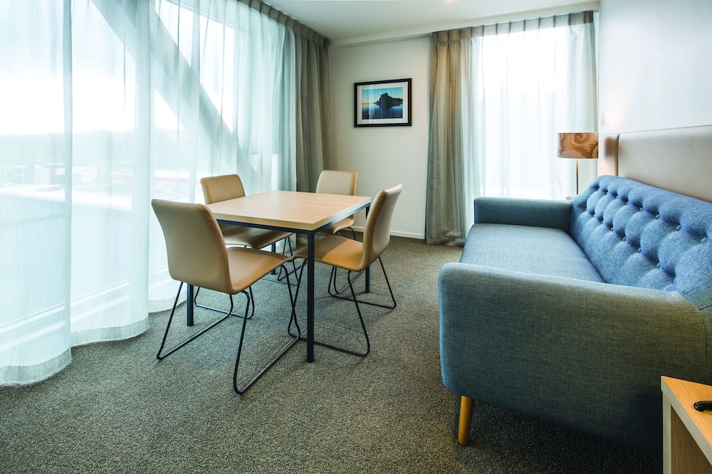 Ramada Suites by Wyndham Albany 30/59