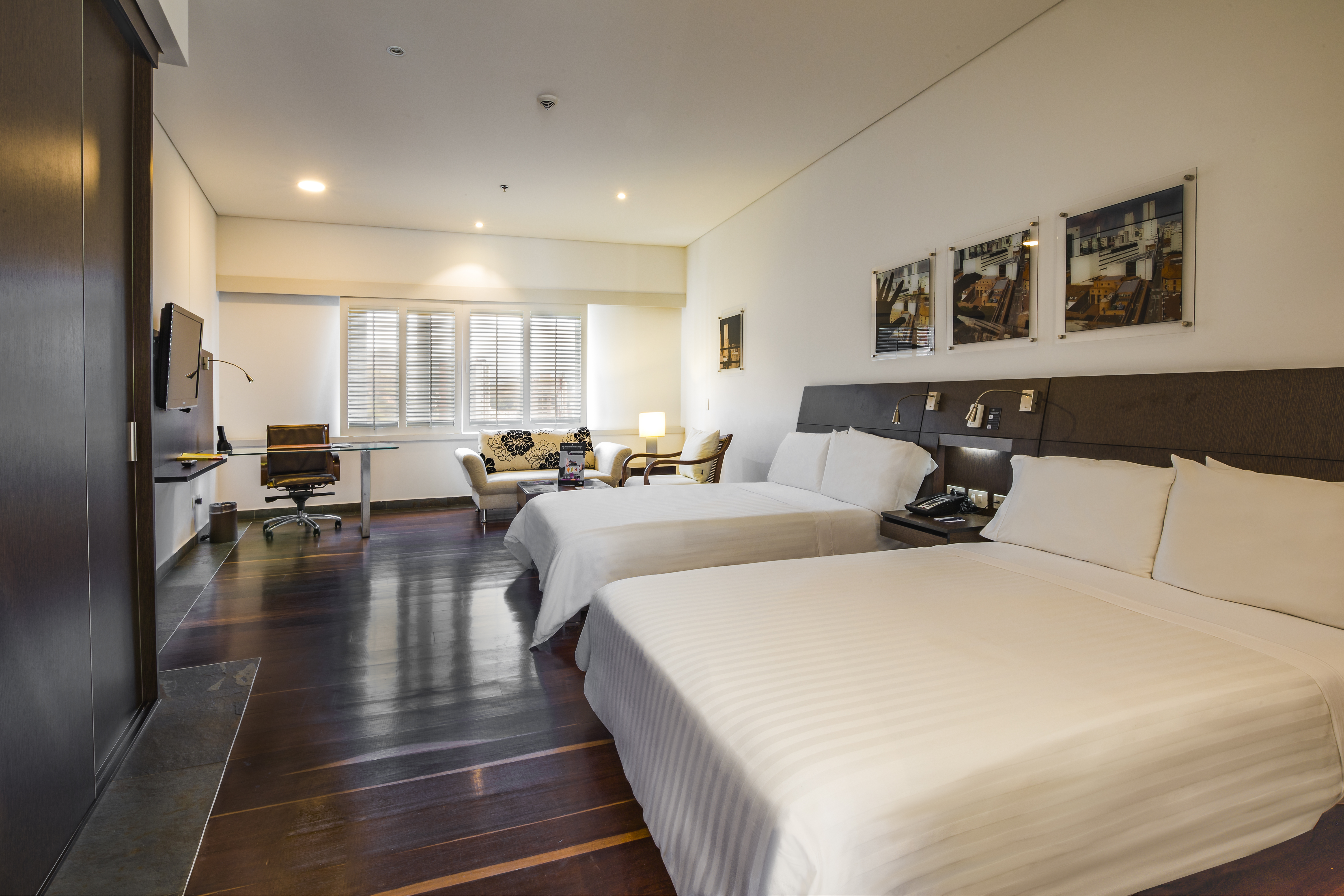 Luxury, Twin Beds