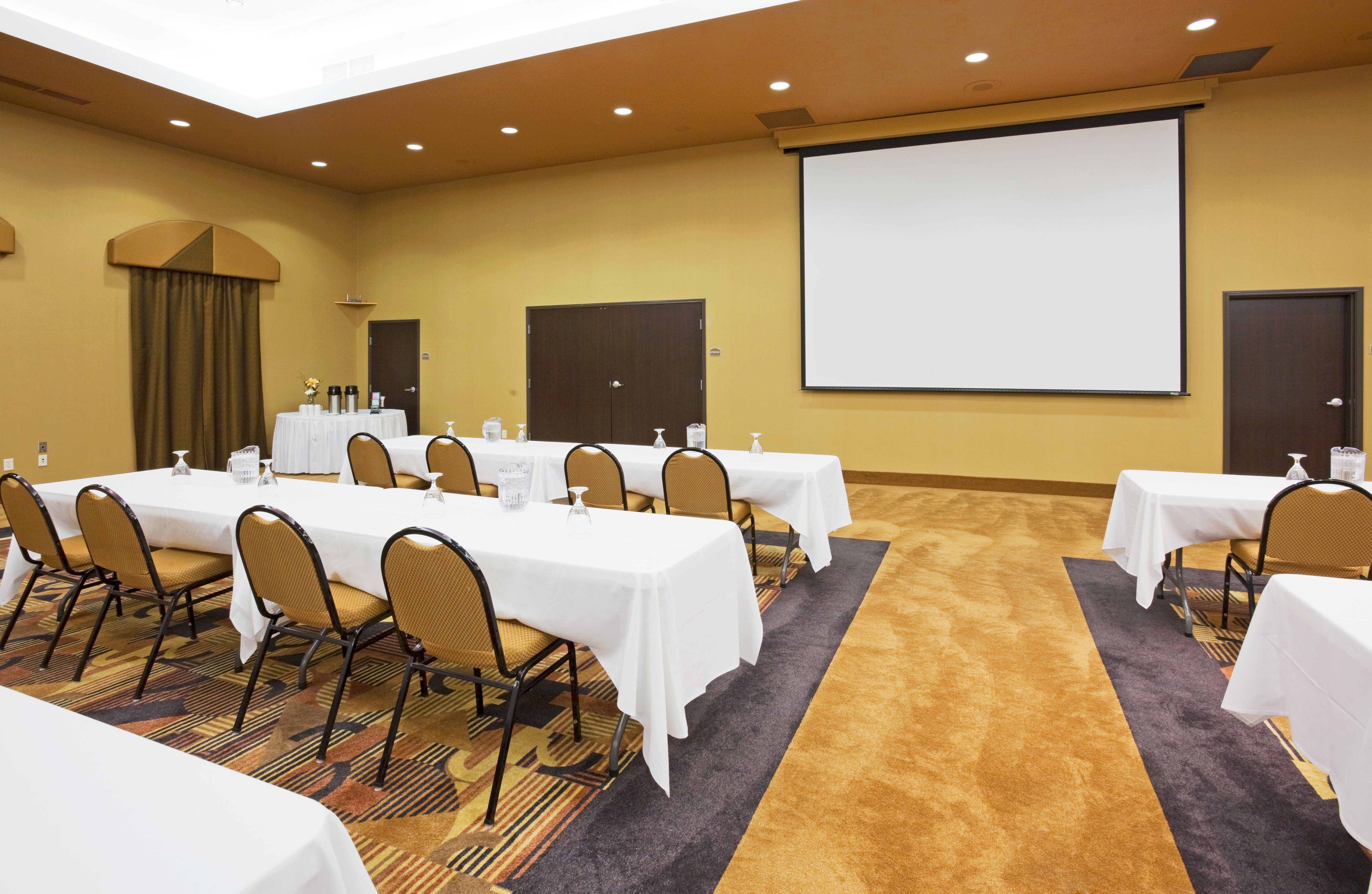 Holiday Inn Express Hotel & Suites Sioux Falls-Brandon, an IHG Hotel 37/41