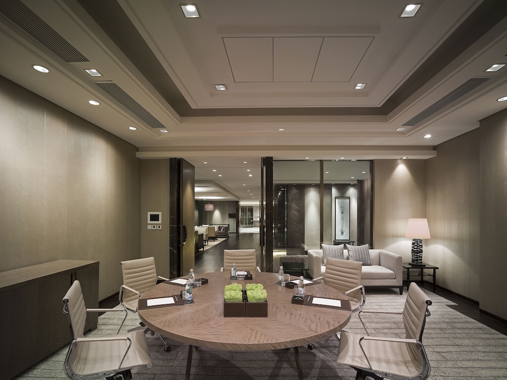 New World Beijing Hotel 33/37