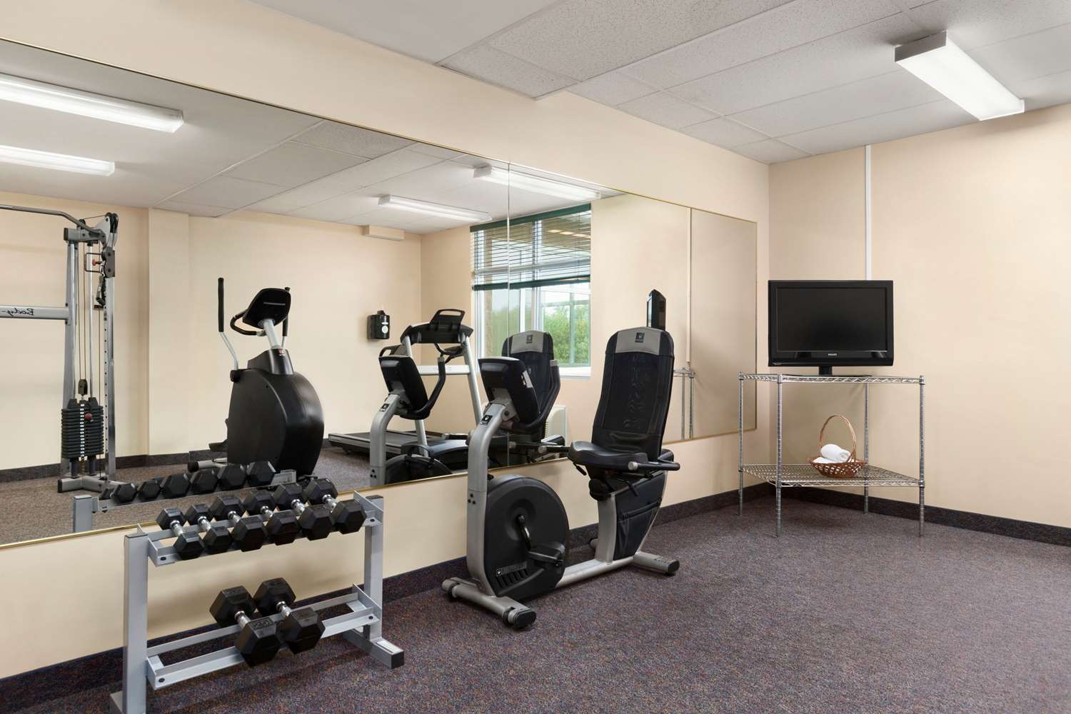 Days Inn by Wyndham Oromocto Conference Centre 7/12