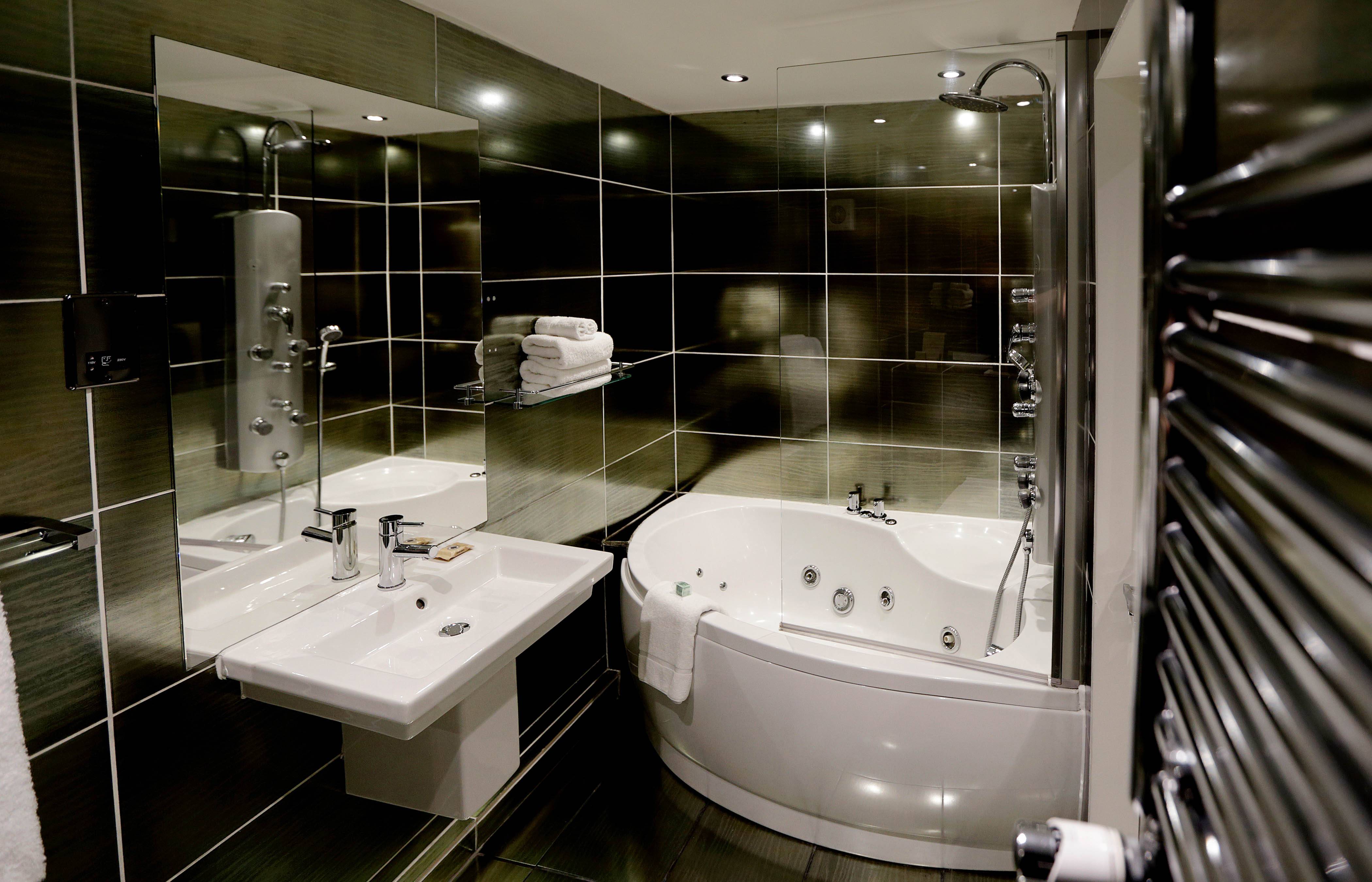 Jacuzzi Suite
