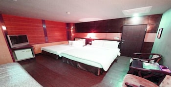Fuchia Hotel 11/40