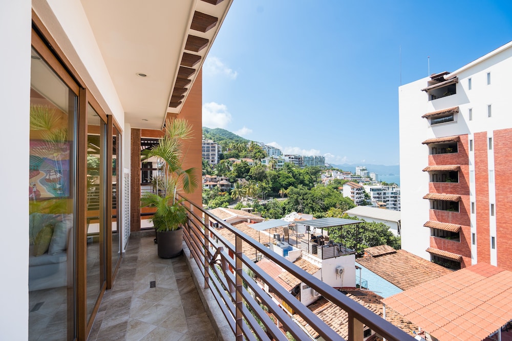 Resorts By Pinnacle 220 5/72
