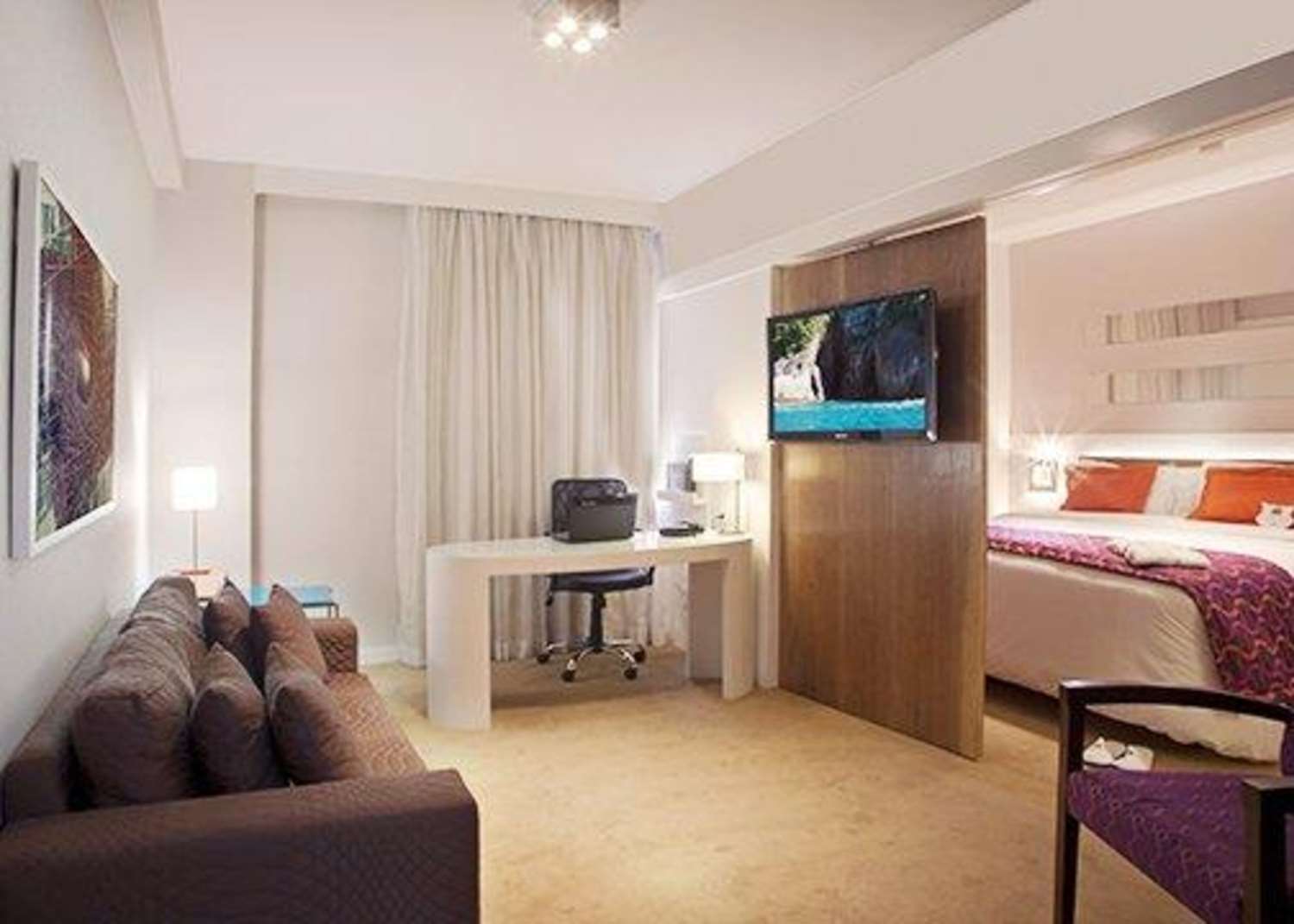 Quality Suites Alphaville 2/5
