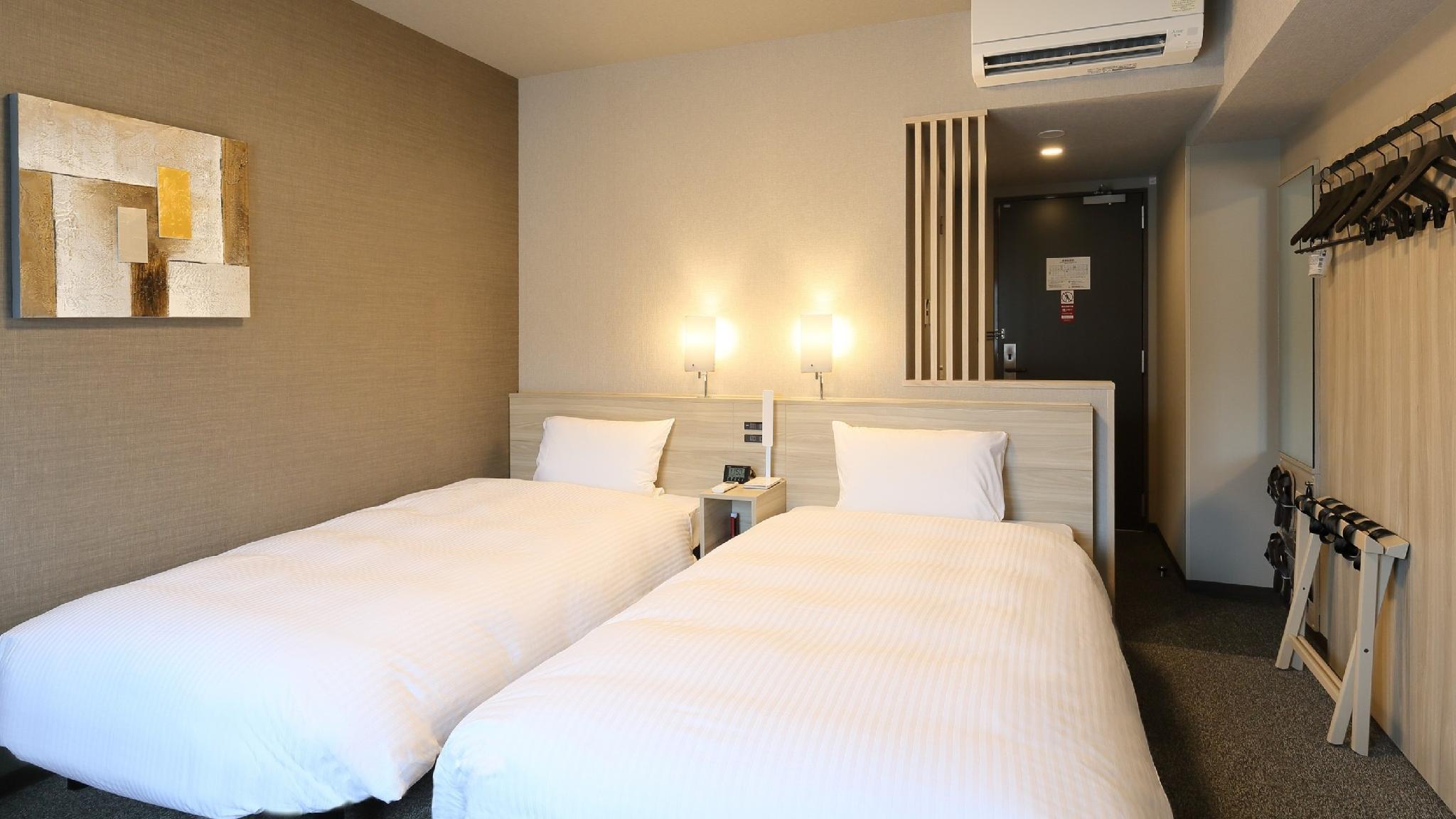 Standard, Twin Beds, Smoking