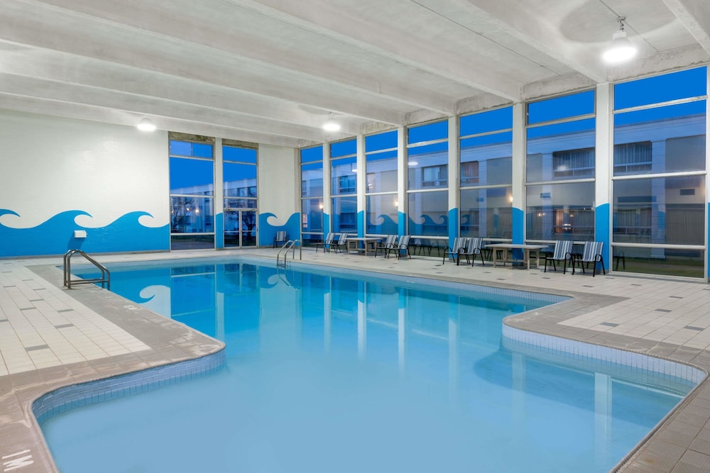 Ramada by Wyndham London in LONDON - CANADA