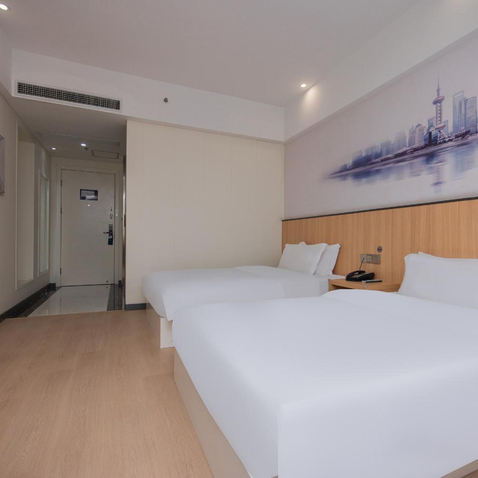Starway Hotel at Pudong 5/48