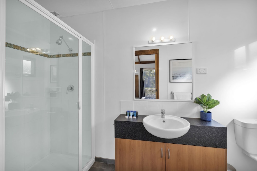 فيلا فاخرة بسريرين كوين بغرفتي نوم، METUNG HOLIDAY VILLAS 8/9