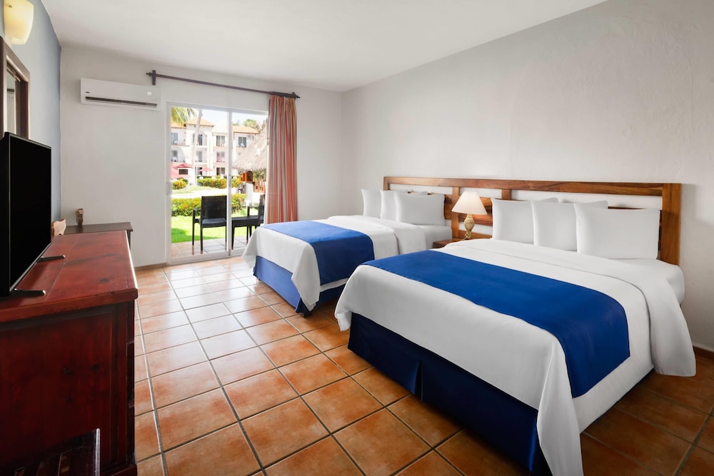 غرفة قياسية بسريرين مزدوجين، Grand Decameron Complex Bucerias A Trademark All Inclusive 5/9