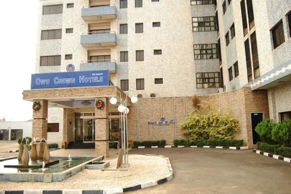 Golden Tulip Owu Crown Ibadan 39/45