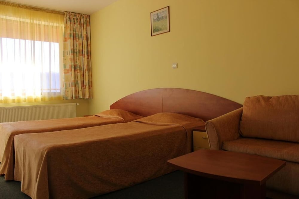 Hotel Grand 34/54