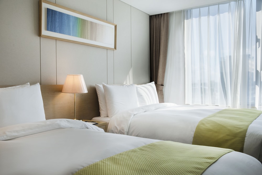 HOTEL WIN STORY 36/52