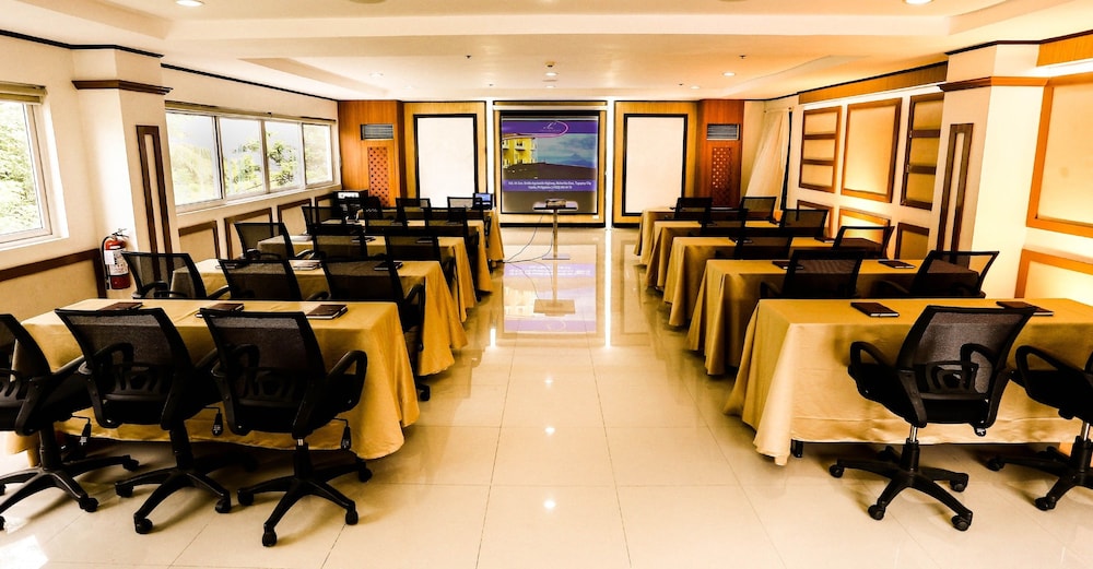 The Lake Hotel Tagaytay 33/44