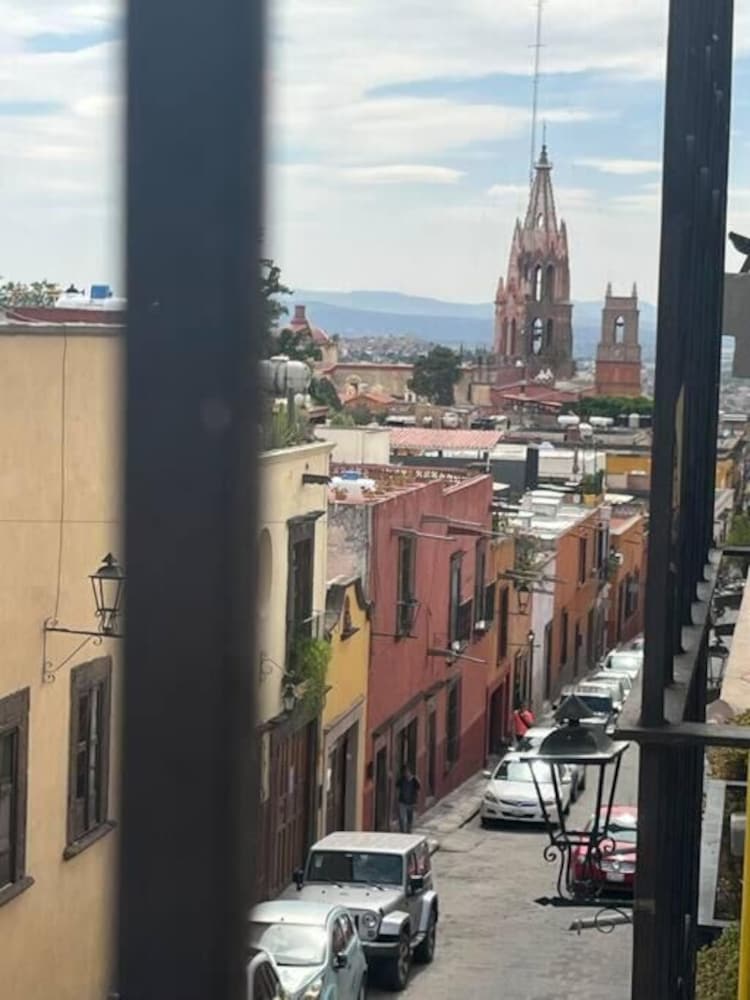 Casa Mia Suites 37/72