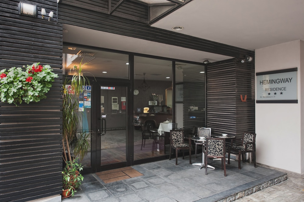 Hemingway Residence 3/48
