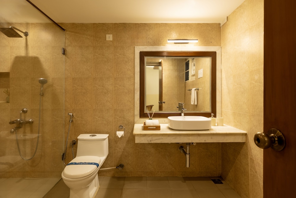 Hanu Reddy Residences Poes Garden 54/57